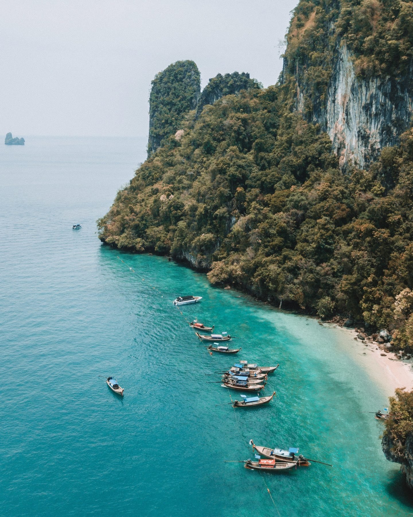 Discover Our Thailand Travel Guide! Phuket, Krabi, Railey Beach